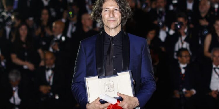 Oscar-winning Jewish Director Refutes Jewishness on Stage