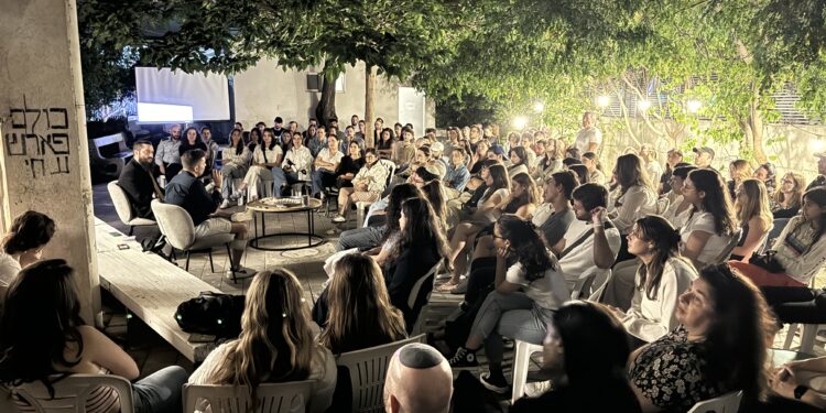 Israel Commemorates Yom HaZikaron (Memorial Day) with 711 soldiers killed