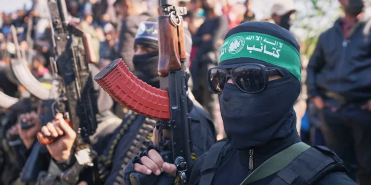 Hamas Halts Hostage Release, Escalating Ceasefire Crisis